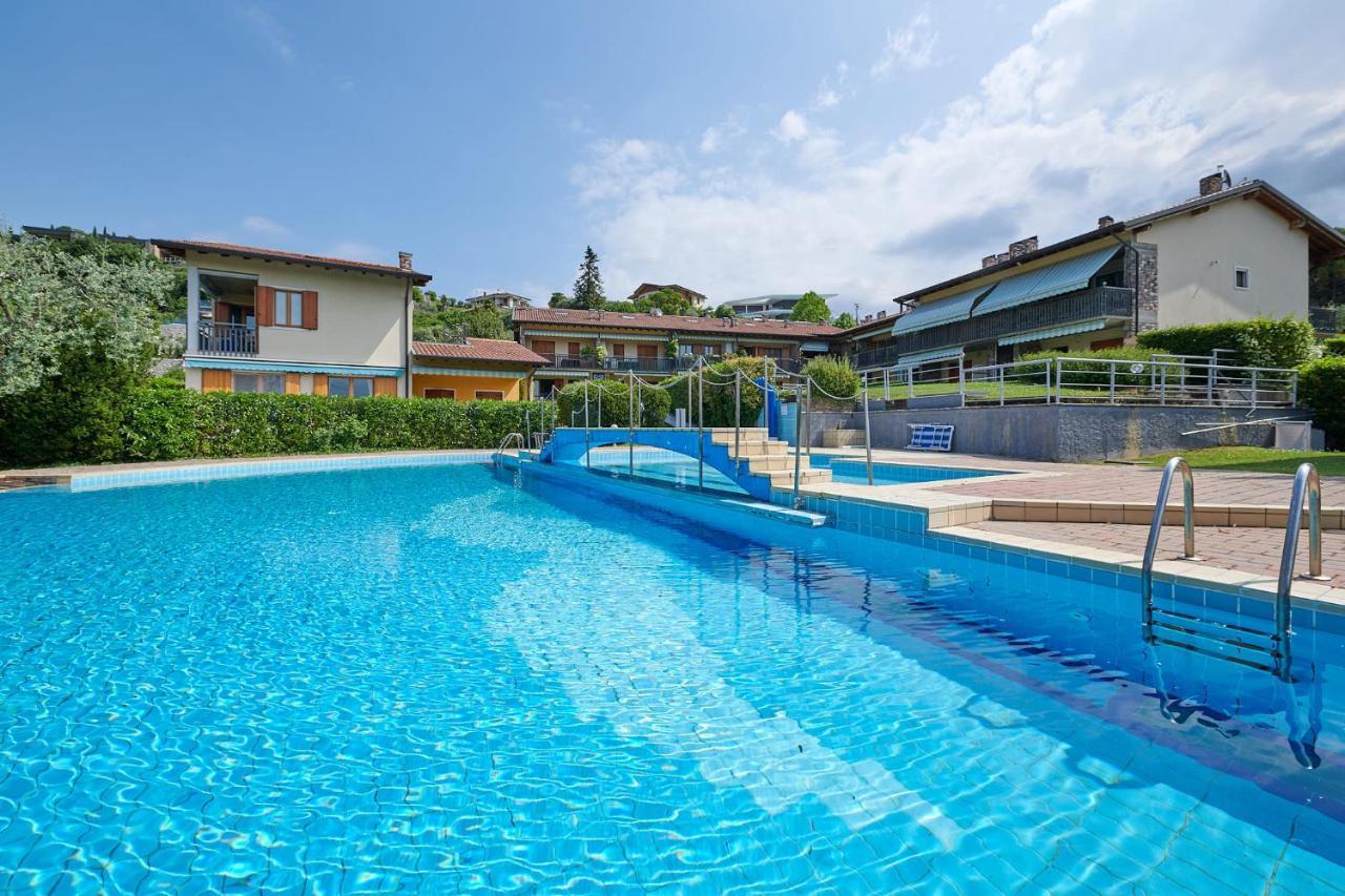 Apartmentsgarda - Baia D'Argento Residence Костермано Экстерьер фото