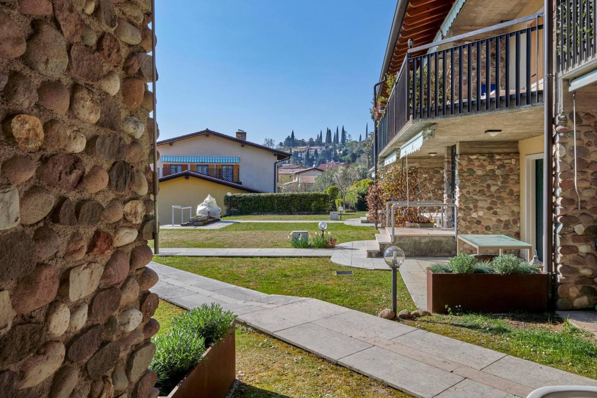 Apartmentsgarda - Baia D'Argento Residence Костермано Экстерьер фото