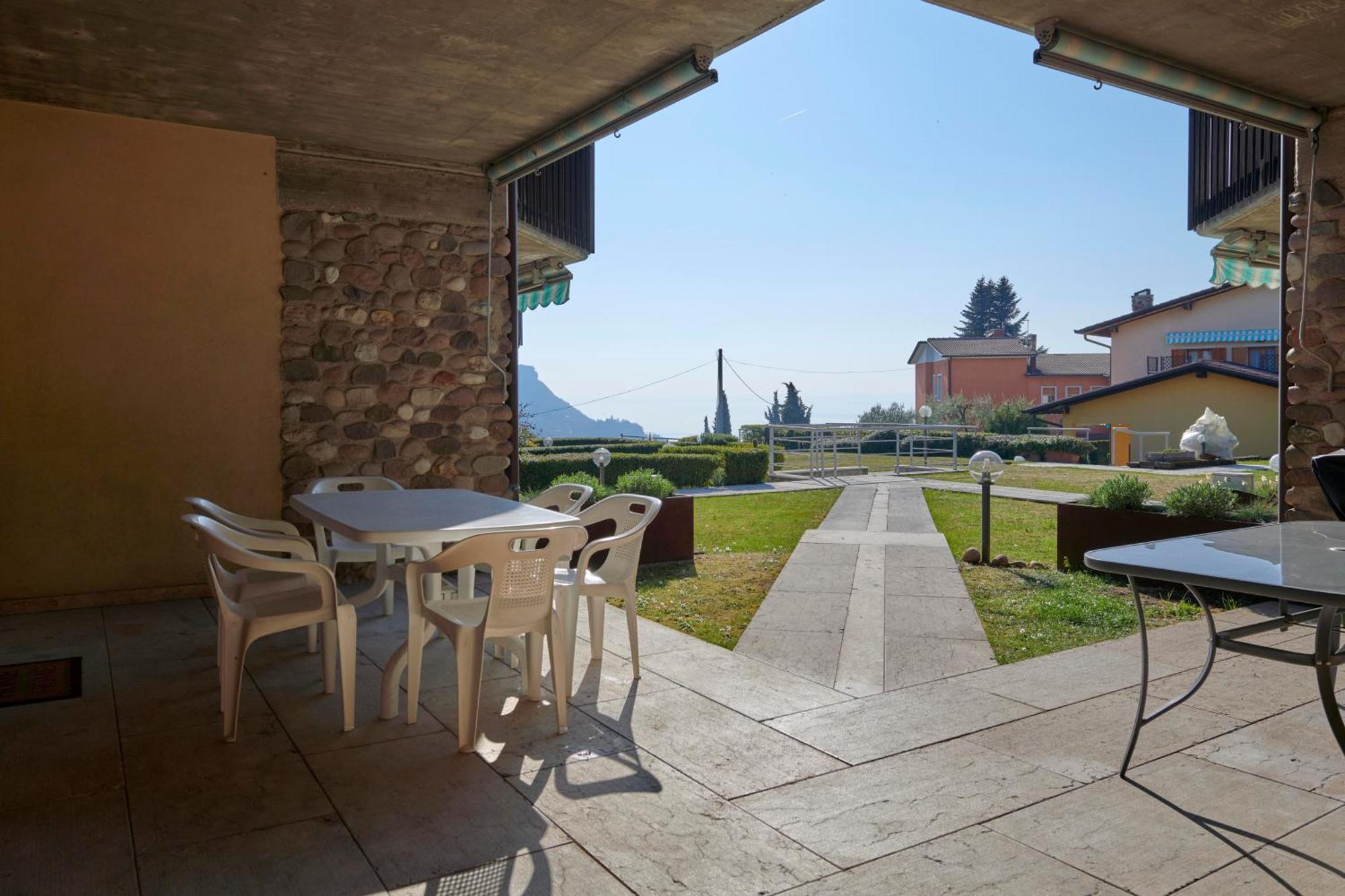 Apartmentsgarda - Baia D'Argento Residence Костермано Экстерьер фото